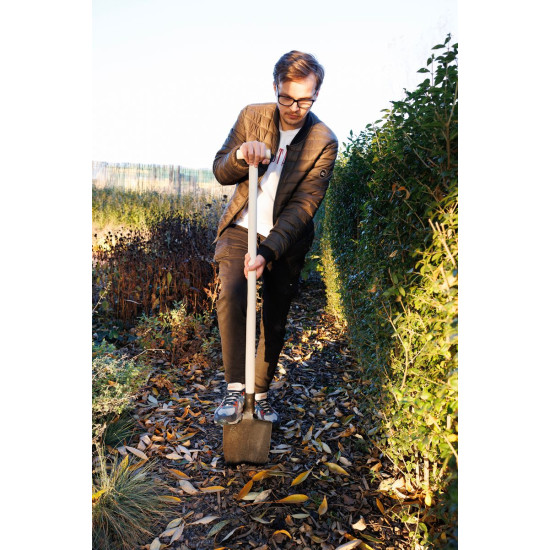 Forged spade Gardex 1300 g, with footboard, with handle T