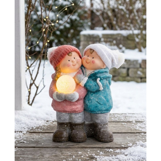 LED рождественская фигурка MаgiсHome " Мальчик и девочка со снежным шаром ", 1 LED, керамика, 27,5x23x40 см.