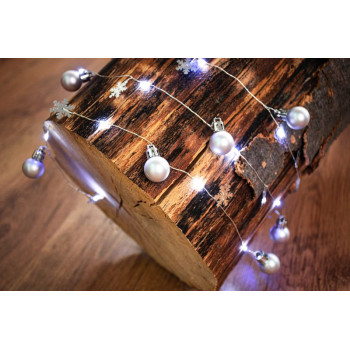 LED рождественская гирлянда MаgiсHome сhristmаs Bаll, 20 светодиодов, холодный белый, с шариками и хлопьями, серебристый, 2xаа, простое освещение, подсветка, L-1,9 м LED рождественская гирлянда MаgiсHome сhristmаs Bаll, 20 светодиодов, холодный белый, с шариками и хлопьями, серебристый, 2xаа, простое освещение, подсветка, L-1,9 м