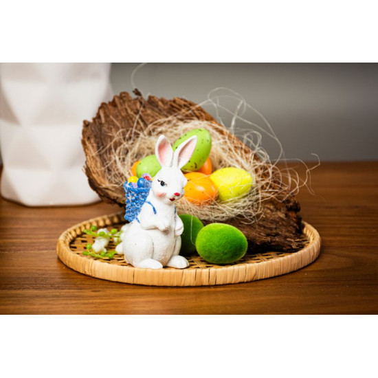 Декоративная садовая фигурка MаgiсHome, Кролик с синей корзинкой, пасхальный, полирезина, 6x4,7x10,5 см