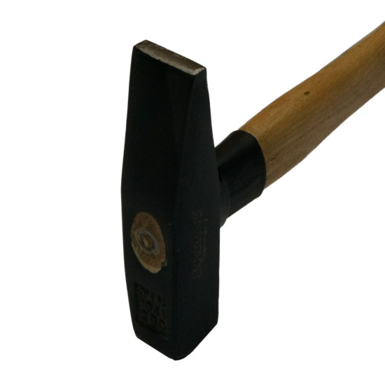 Молоток 200г с защитой